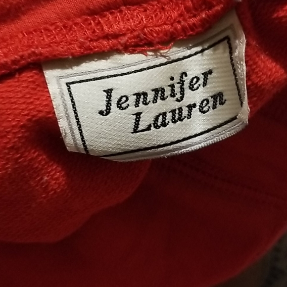 Red shorts - Picture 4 of 4